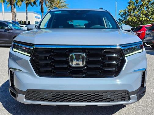 2025 Honda Pilot Touring 8-Passenger