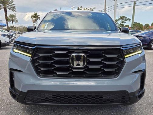 2023 Honda Pilot AWD Sport