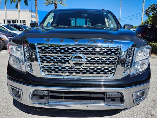 2017 Nissan Titan SV