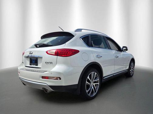 Majestic White 2017 INFINITI QX50 Base