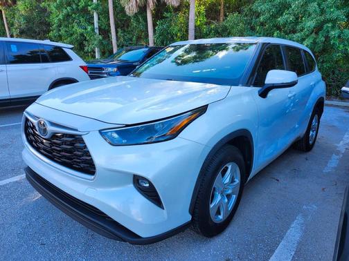 2023 Toyota Highlander LE
