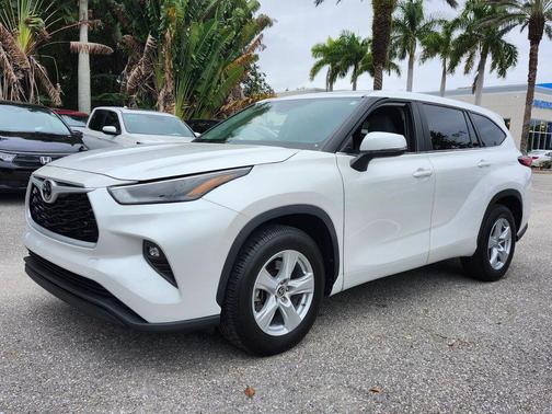 2023 Toyota Highlander LE