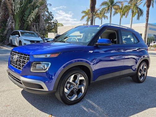 2025 Hyundai VENUE SEL