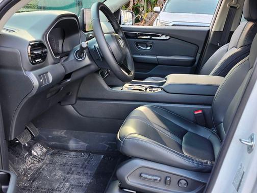 Platinum White Pearl 2026 Honda Pilot EX-L