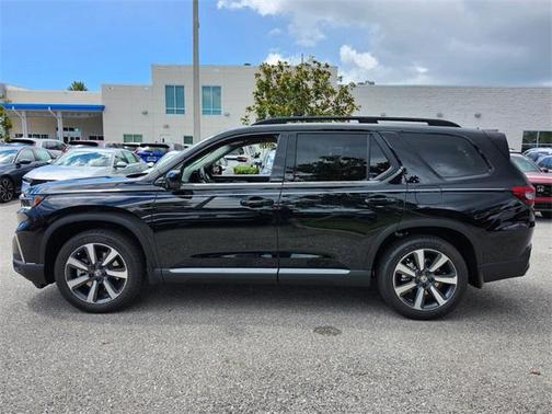 2025 Honda Pilot Touring 8-Passenger