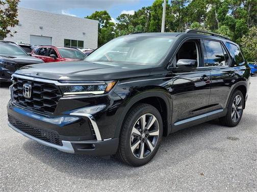 2025 Honda Pilot Touring 8-Passenger