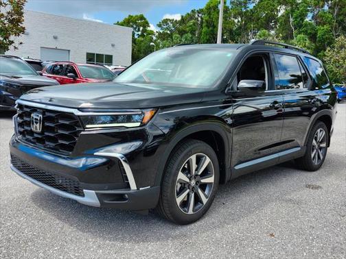 2025 Honda Pilot Touring 8-Passenger