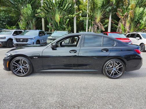 2022 BMW 330e Base