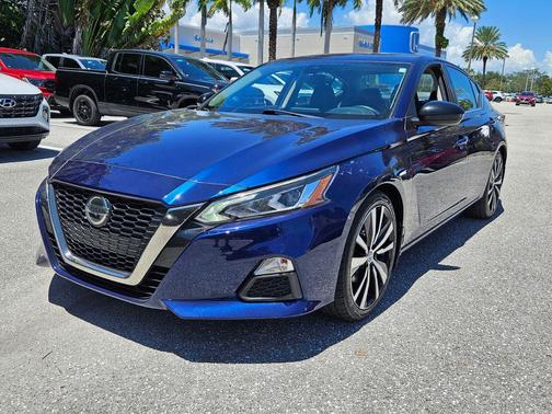 2020 Nissan Altima SR FWD
