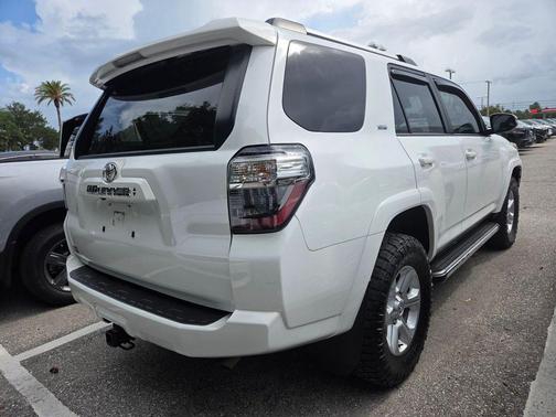 Ice Cap 2024 Toyota 4Runner SR5 Premium