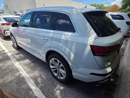 White 2025 Audi Q7 55 Premium Plus