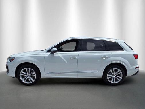 White 2025 Audi Q7 55 Premium Plus