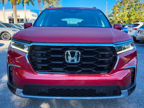 2025 Honda Pilot Touring 8-Passenger