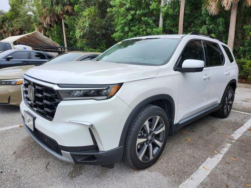 2023 Honda Pilot AWD Elite