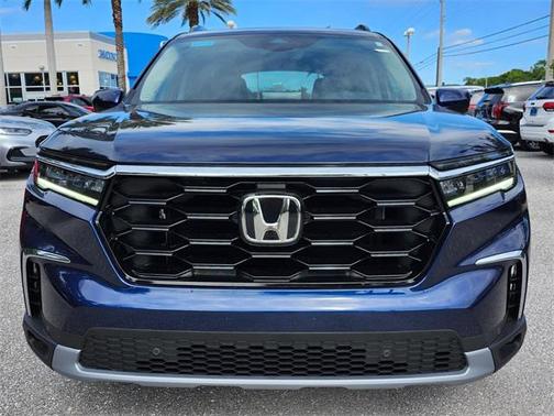 2025 Honda Pilot Touring 8-Passenger