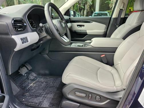 2025 Honda Pilot Touring 8-Passenger