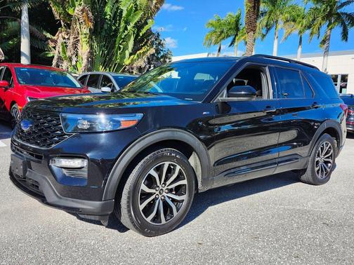 2022 Ford Explorer ST-Line