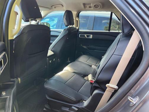 2021 Ford Explorer RWD