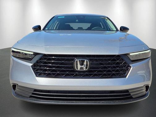 Solar Silver Metallic 2026 Honda Accord SE