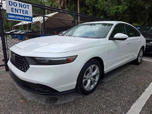 Platinum White Pearl 2024 Honda Accord LX 1.5T
