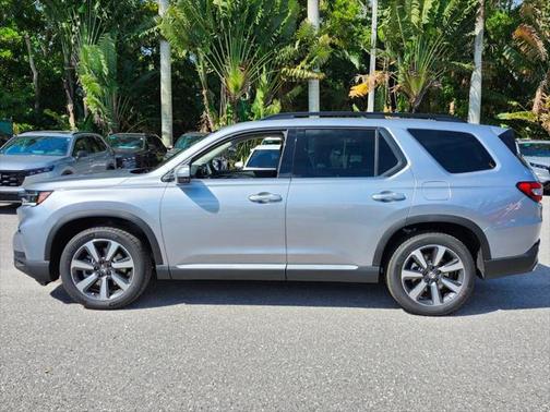 2025 Honda Pilot Touring 8-Passenger