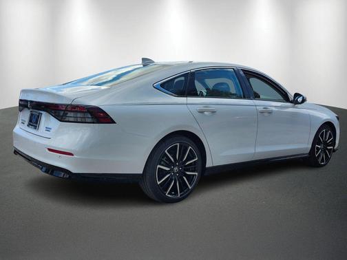 Platinum White Pearl 2026 Honda Accord Hybrid Touring