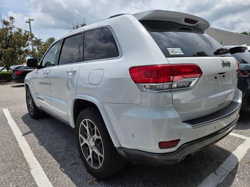 Bright White Clearcoat 2018 Jeep Grand Cherokee Sterling Edition
