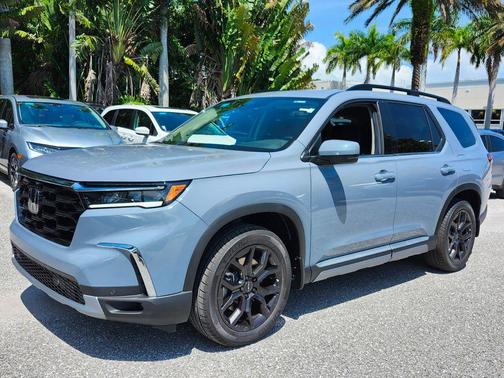 2025 Honda Pilot Touring 8-Passenger