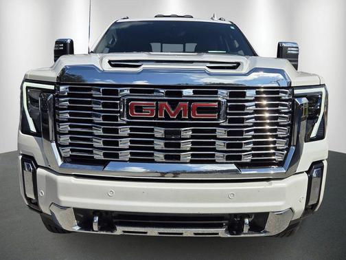 White Frost Tricoat 2024 GMC Sierra 2500 Denali