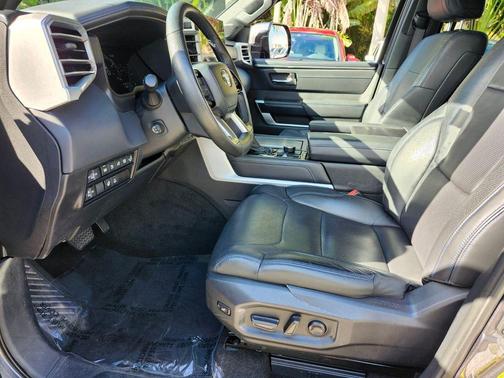 2024 Toyota Sequoia Platinum