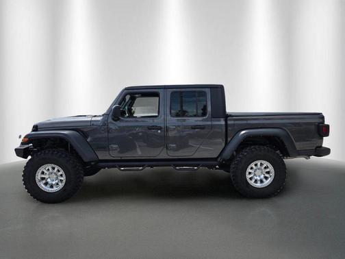 Granite Crystal Metallic Clearcoat 2024 Jeep Gladiator Sport