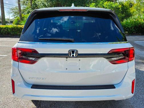 Platinum White Pearl 2026 Honda Odyssey EX-L