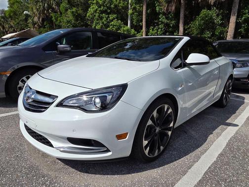 Summit White 2019 Buick Cascada Premium