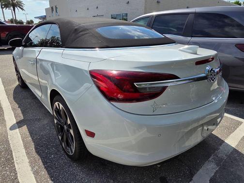 Summit White 2019 Buick Cascada Premium