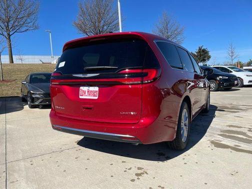 Red Hot Pearlcoat 2026 Chrysler Pacifica Limited