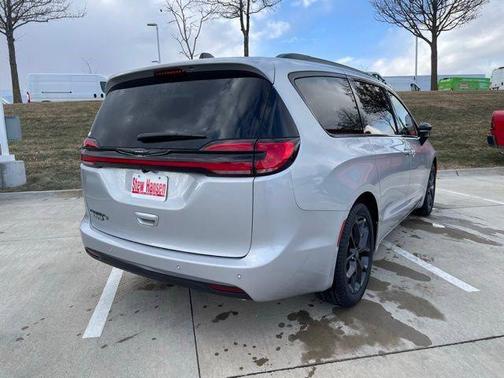 Silver Mist Clearcoat 2026 Chrysler Pacifica L