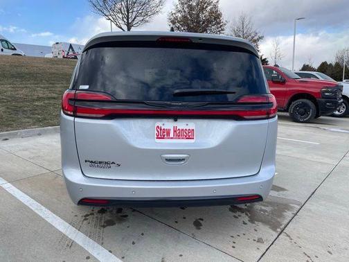 Silver Mist Clearcoat 2026 Chrysler Pacifica L