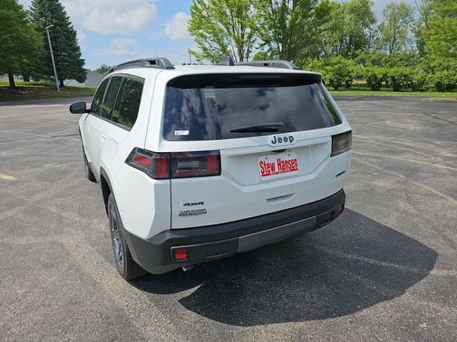 Bright White Clearcoat 2026 Jeep Cherokee Limited