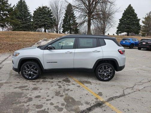 Silver Zynith Metallic Clearcoat 2026 Jeep Compass Limited