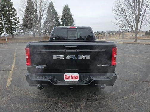 Diamond Black Crystal Pearlcoat 2026 RAM 1500 Laramie