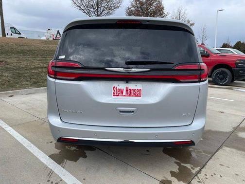 Silver Mist Clearcoat 2026 Chrysler Pacifica L