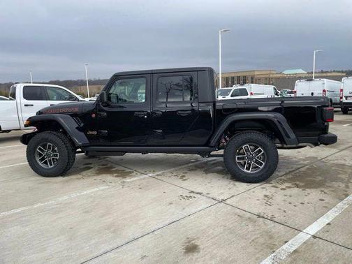 Black Clearcoat 2026 Jeep Gladiator Mojave 4x4