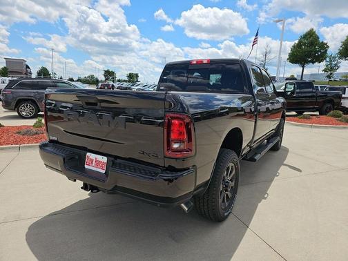 Diamond Black Crystal Pearlcoat 2026 RAM 2500 Black Express Crew Cab 4x4 6'4' Box