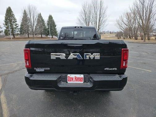 Diamond Black Crystal Pearlcoat 2026 RAM 2500 Laramie Crew Cab 4x4 8' Box
