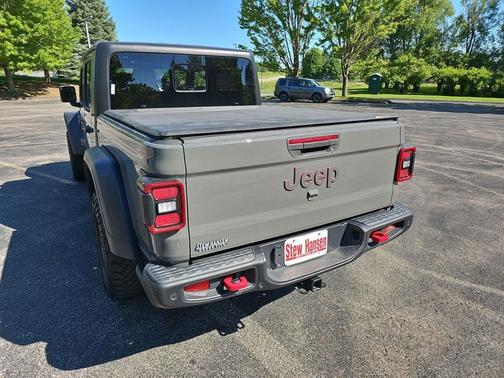 Sting-Gray Clearcoat 2020 Jeep Gladiator Rubicon