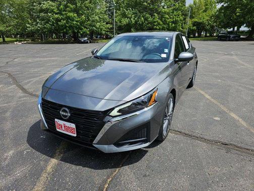 Gun Metallic 2025 Nissan Altima SL AWD