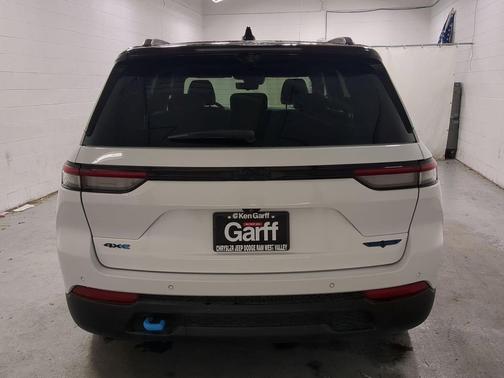 Bright White Clearcoat 2022 Jeep Grand Cherokee 4xe Trailhawk