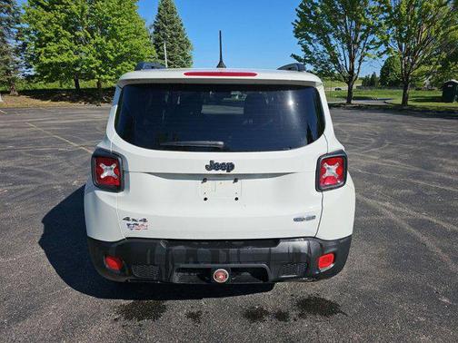 Alpine White 2015 Jeep Renegade Latitude