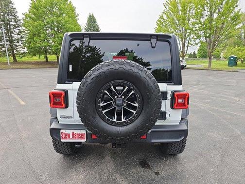 Bright White Clearcoat 2024 Jeep Wrangler Willys