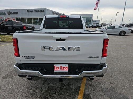 Ivory White Tri-Coat Pearlcoat 2026 RAM 1500 Laramie